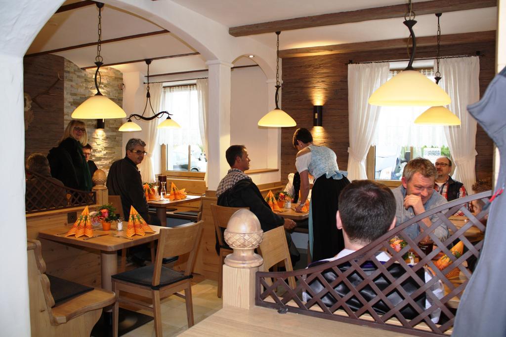 Hotel Christl Rohrdorf  Buitenkant foto